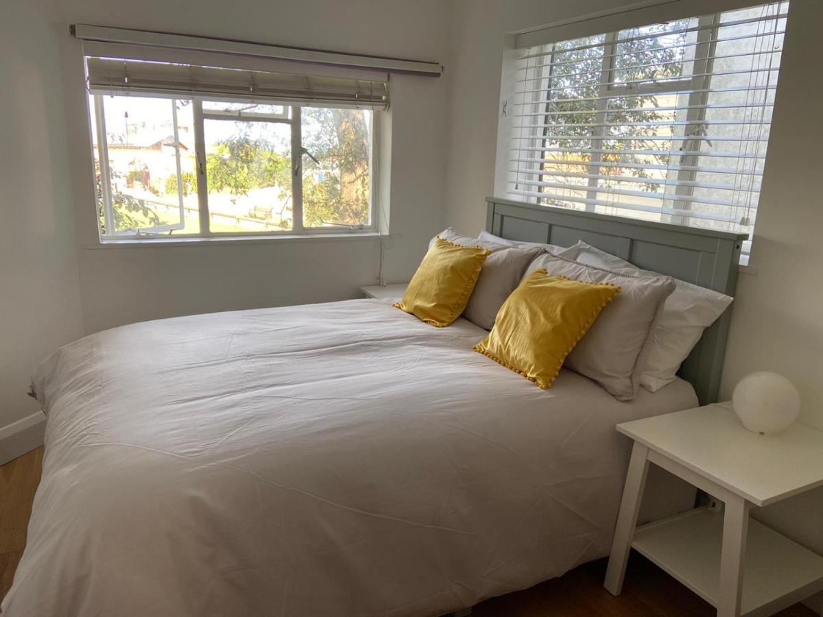 Warwick House - Stunning House With Terrace And Sea Views, Sleeps 11 Villa Worthing Exteriör bild