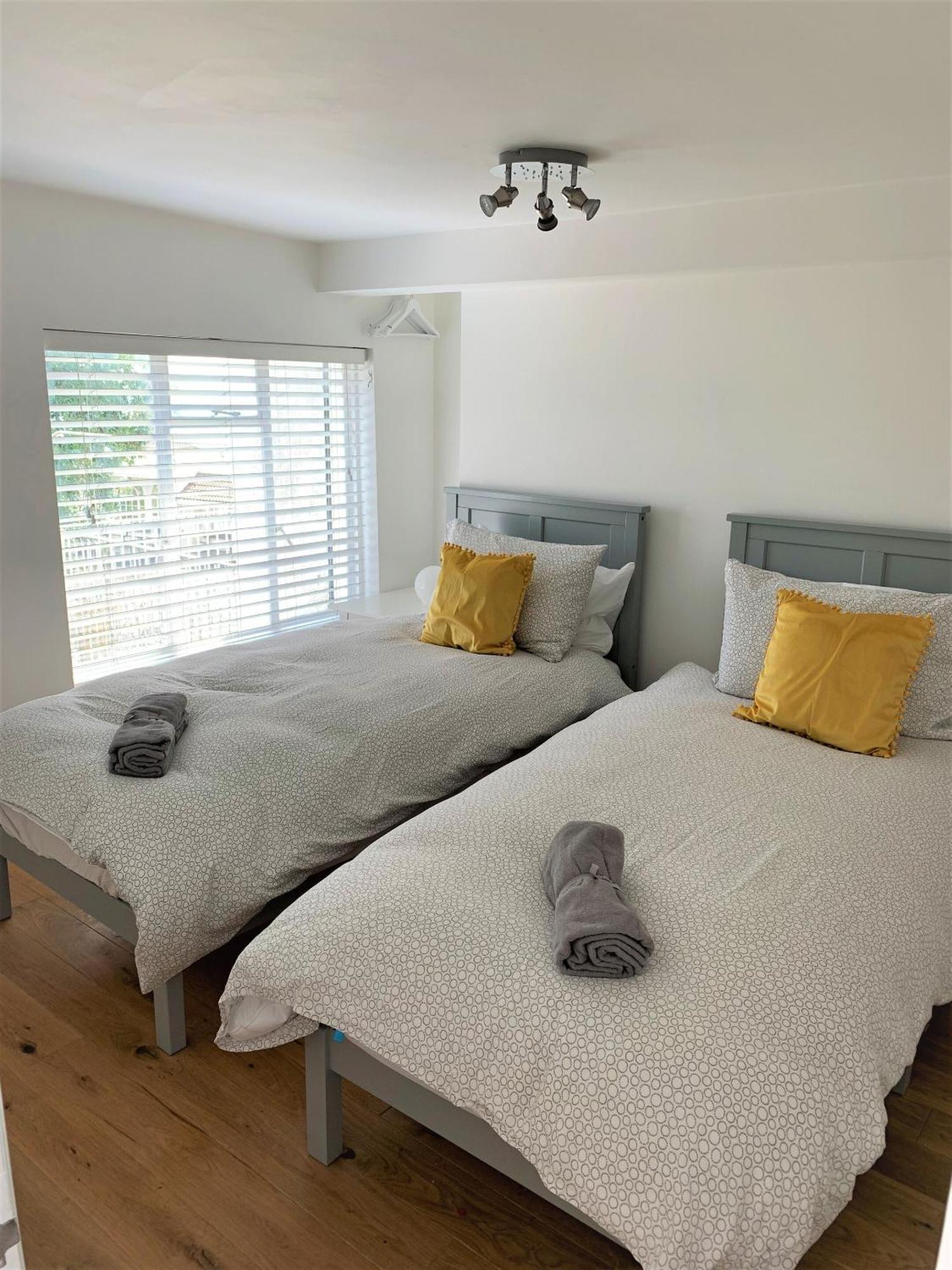 Warwick House - Stunning House With Terrace And Sea Views, Sleeps 11 Villa Worthing Exteriör bild