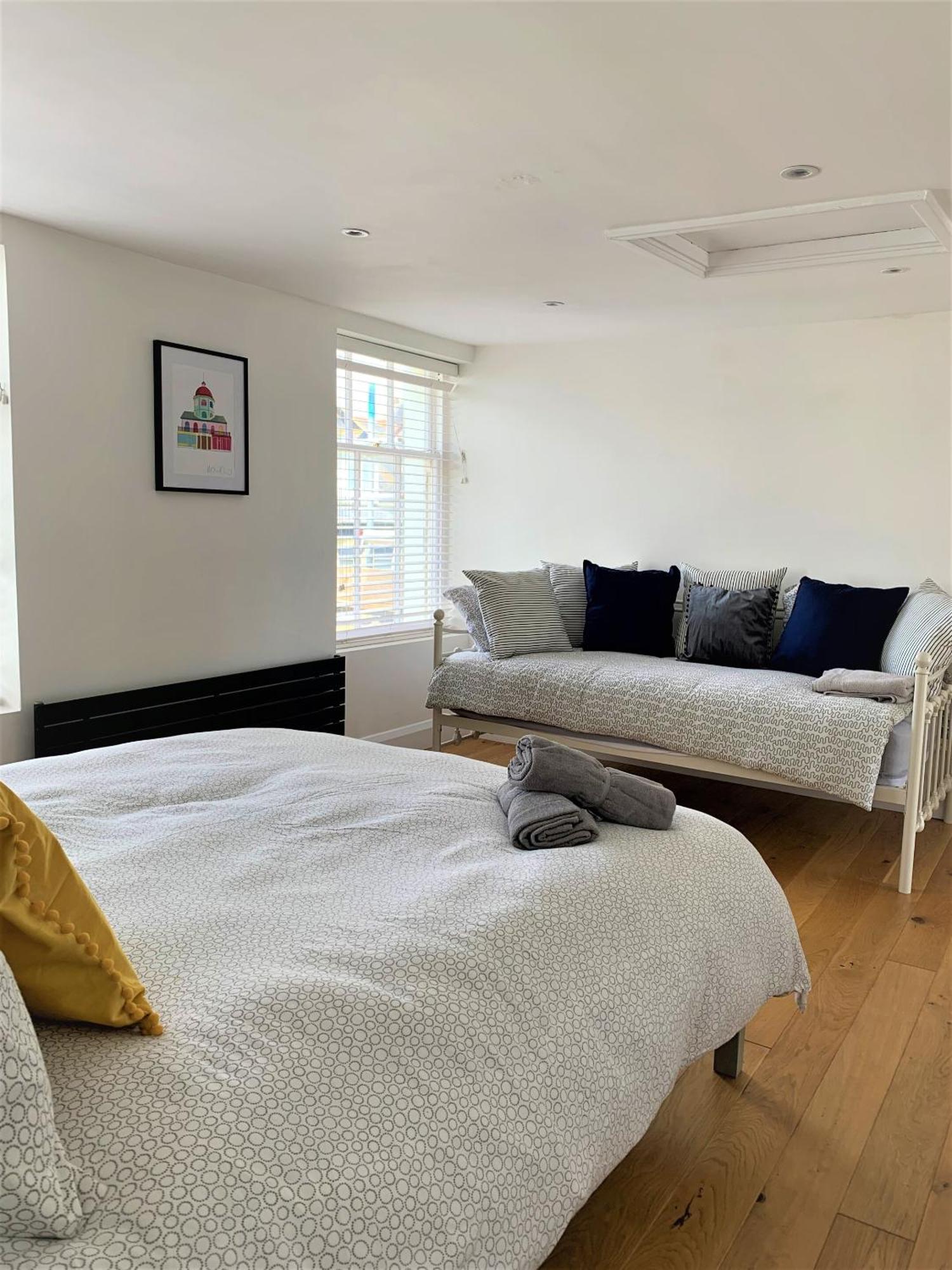 Warwick House - Stunning House With Terrace And Sea Views, Sleeps 11 Villa Worthing Exteriör bild